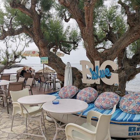 Βig Βlue Apartments Makrýgialos Esterno foto