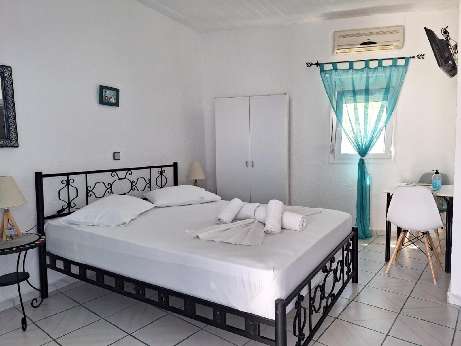 Βig Βlue Apartments Makrýgialos Esterno foto