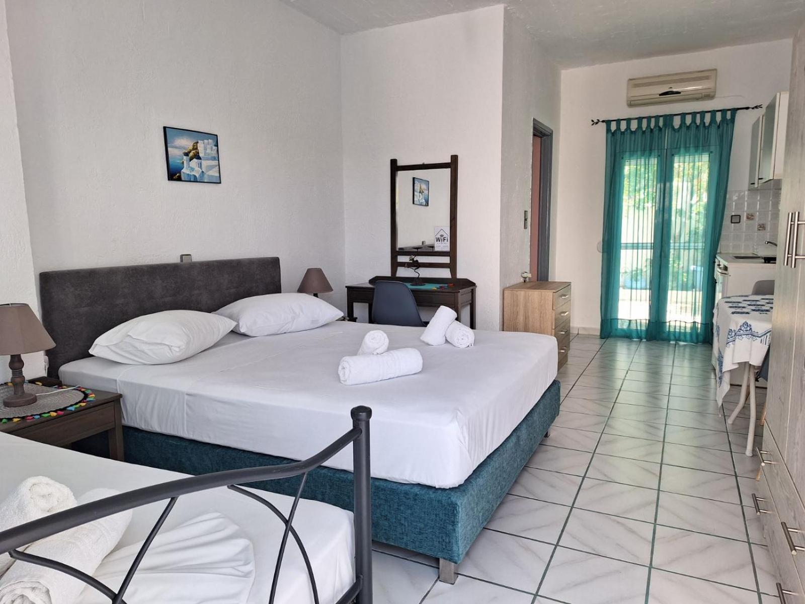 Βig Βlue Apartments Makrýgialos Esterno foto